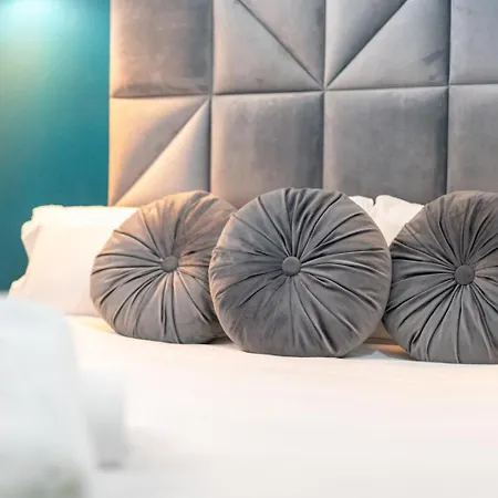 Chic 1br Ocean View With Ac And Pool In Playa Paraiso Apartmán